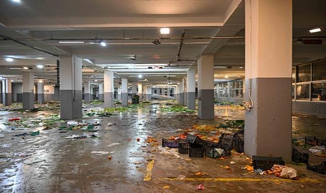 Bornova Belediye Başkanı Eşki&#039;dan pazarcı esnafa temizlik uyarısı