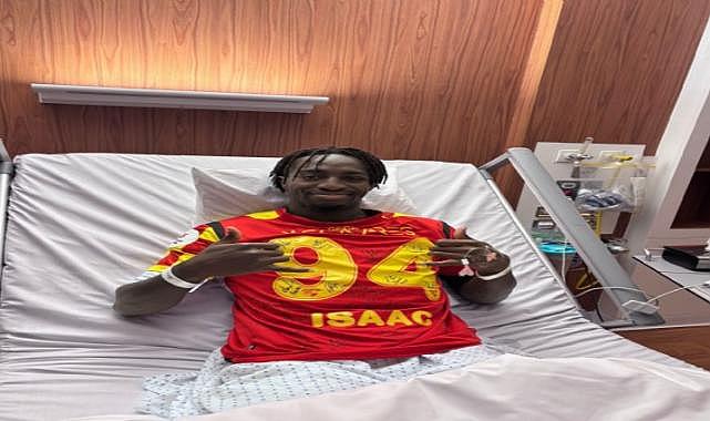 Göztepe'de Isaac Solet ameliyat oldu
