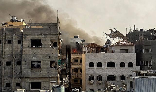 İsrail, Gazze'de onlarca binayı havaya uçurdu!