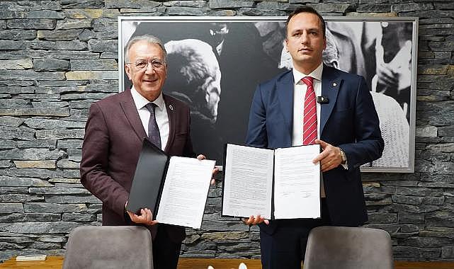 İzmir&#039;de adalete erişimde yeni dönem: Belediye ve baro iş birliği protokolü imzaladı