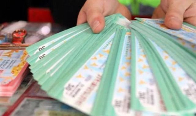 İzmir&#039;de danaya girer gibi piyango bileti alıyorlar: Bir çeyrek bilet için 3 kişi birleşiyor