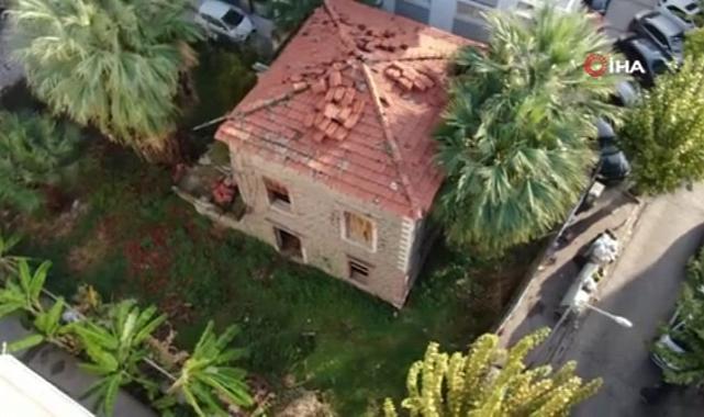 Karşıyaka&#039;da üzen görüntü: Atatürk&#039;ün İzmir&#039;de sıkça kullandığı &#039;Mahfel&#039; harabe halde