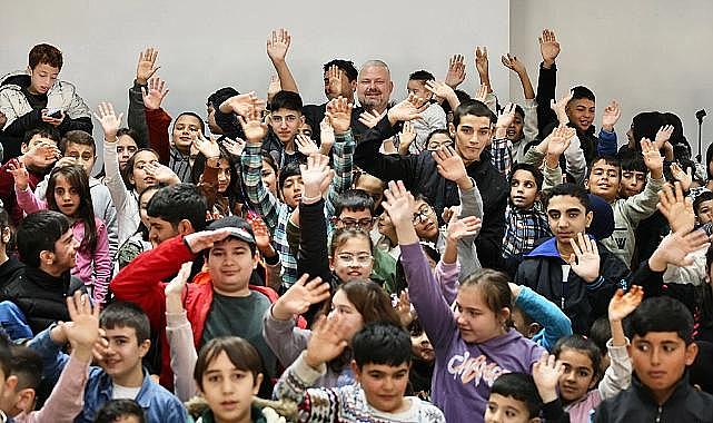 Menemen&#039;de özel çocuklarla çok özel kutlama