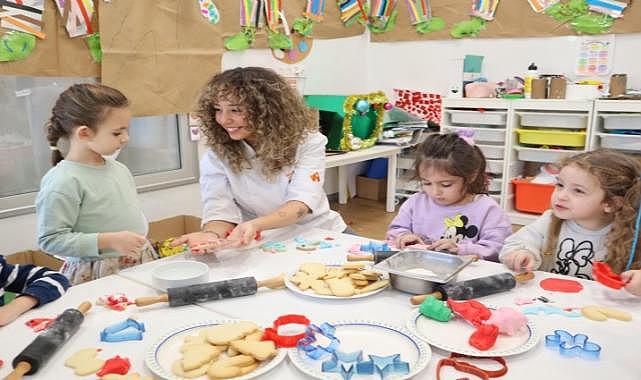 Minik şeflerden ‘yılbaşı' kurabiyeleri