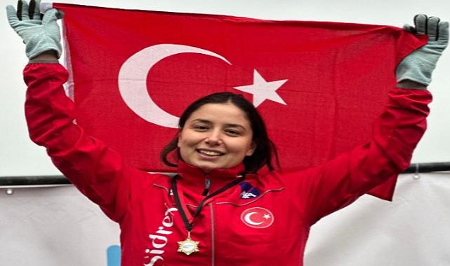Okyanusun kızı Bengisu Avcı, Boğaziçi Üniversitesi Özel Üniversitesi Ödülü&#039;nü aldı