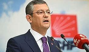 Özel, kameralar önünde CHP&#039;li vekili azarladı: Dur abi, biliyorum