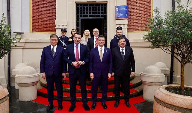 ‘TİRAN KENTSEL FORUMU’NDA KONUŞTU