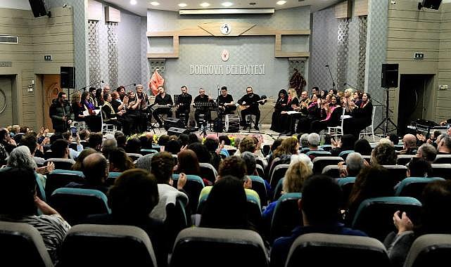 &quot;Türkülerle Barış&quot; İzmir Barosu’ndan unutulmaz gece