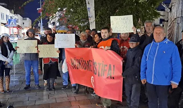 Vatandaş sokakta: "Gel de Sen Yaşa Asgari" eylemi