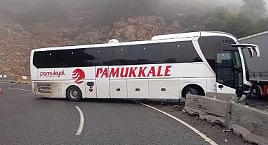 Yolcu otobüsünün bariyerlere çarptı... Çok sayıda yaralı!