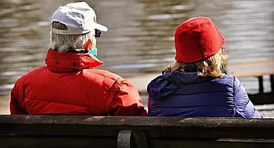 60 yaş üstünde yeni fobi oluştu: Öğle saatlerinde dışarı çıkmaya korkuyorlar