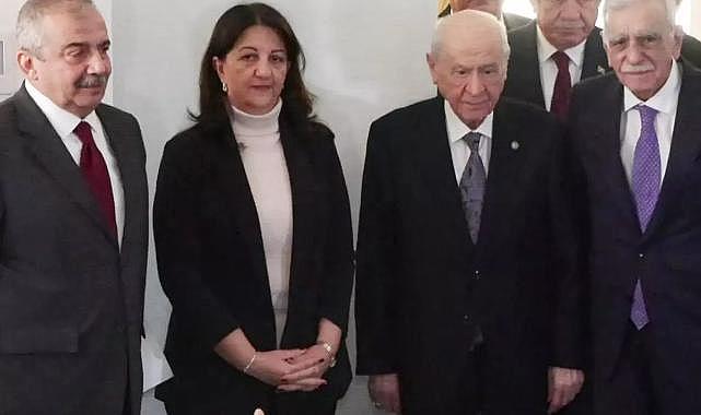 Ahmet Türk görüşmede MHP lideri Bahçeli'ye kehribar tespih hediye etti