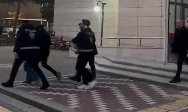 Akhisar'da 4 ayrı evde hırsızlık yapan şüpheliler tutuklandı