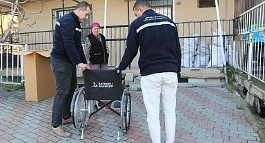Bayraklı’da engelli vatandaşlar için tekerlekli sandalye dayanışması