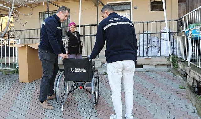Bayraklı’da engelli vatandaşlar için tekerlekli sandalye dayanışması