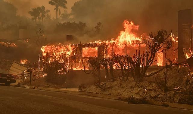 California'da Yangın Felaketi: 11 Ölü