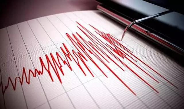 Doğu Azerbaycan'da 4,3 büyüklüğünde deprem! Beşik gibi sallandılar