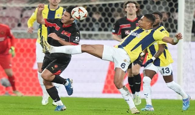 Fenerbahçe adını play off'a yazdırdı: 2-2