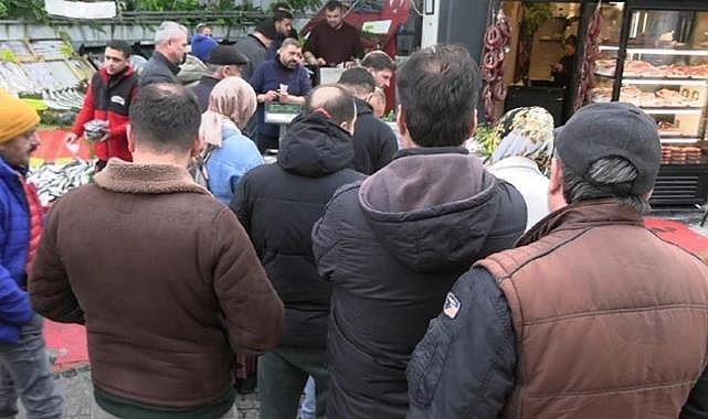 Fiyatını gören sıraya girdi! 2 ton kısa sürede tükendi