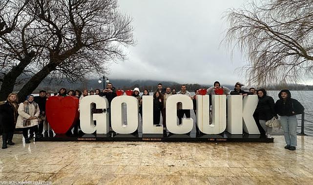 Gençler İzmir'i keşfediyor