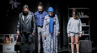 İzmir Tiyatro Durağı’ ndan Bir Polisiye Gerilim Daha !