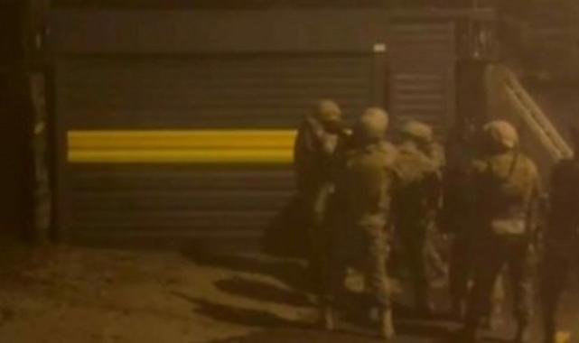 Konak'ta zehir tacirlerine operasyon: Müzisyen, torbacı çıktı, 4 kişi gözaltına alındı
