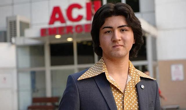 Kur'an-ı Kerim'in üzerine oturup ayağıyla basmıştı: Ferdi Tayfur hayranı tutuklandı!