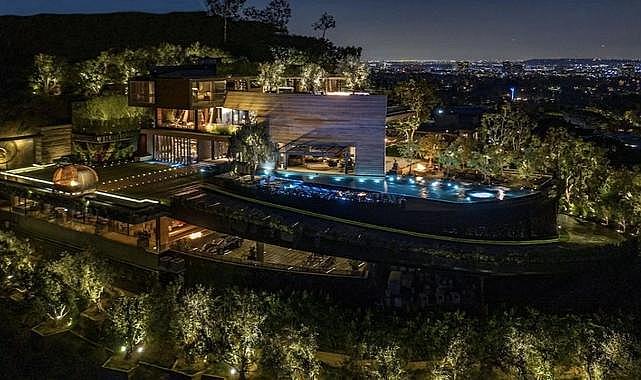 Los Angeles'ın en pahalı evi de cayır cayır yandı: O ailenin malikanesiydi!