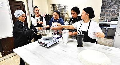 Meslek Fabrikası’nda işitme engellilere yönelik pastacılık kursu açıldı