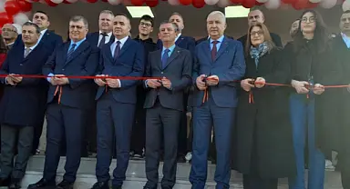 Özgür Özel, Kemalpaşa’daki Okul Açılışında Önemli Açıklamalarda Bulundu