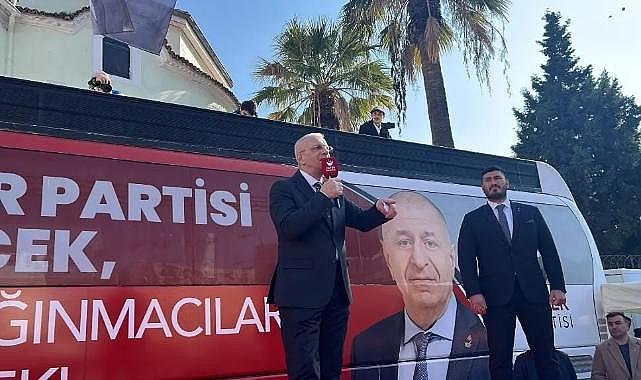 Zafer Partisi İzmir'de Güçlü Bir Miting Düzenledi: "Bir Ümit Gider Binlercesi Gelir!