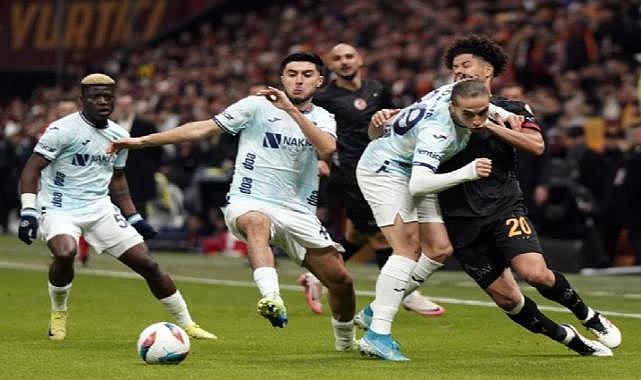 Adana Demirspor, Galatasaray maçında sahadan çekildi