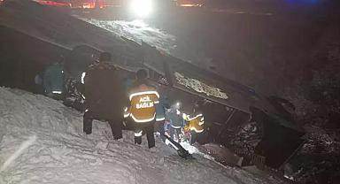 Bingöl'de Yolcu Otobüsü Kar nedeniyle Şarampole Devirdi: 5 Ölü, 38 Yaralı
