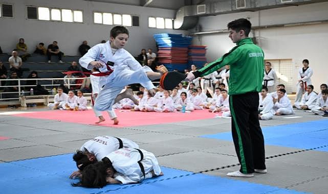 Bornova’da taekwondocuların kuşak heyecanı