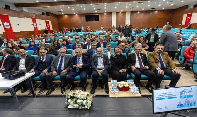 Gazetecilerin sorunları Konak’ta konuşuldu