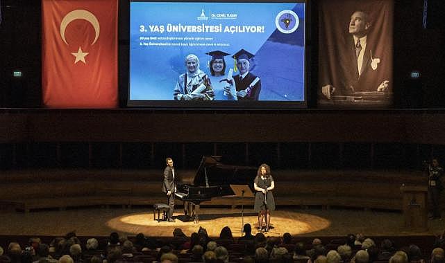 İzmir'de 60 yaş ve üzerindekiler üniversiteli oluyor