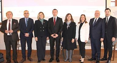 İzmir’de Özel Sektör, STK Ve Üniversitelerle Bir Araya Gelindi