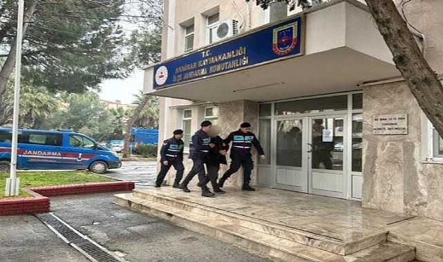 Manisa'da kendilerini MİT mensubu olarak tanıtan dolandırıcılara operasyon: 5 gözaltı
