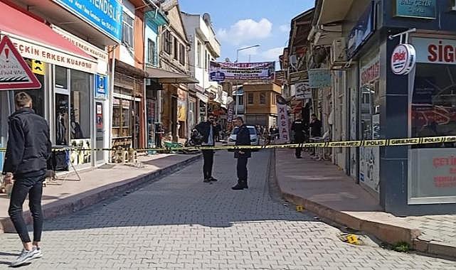 Afyonkarahisar'da 18 yaşındaki genç dehşet saçtı: Kavga ettiği şahsı ve kavgayı ayırmaya çalışan 5 kişiyi tüfekle vurdu