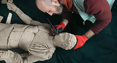 Bakan Ersoy önemli keşfi duyurdu! Neredeyse 1800 yıllık ve 165 santimetre...