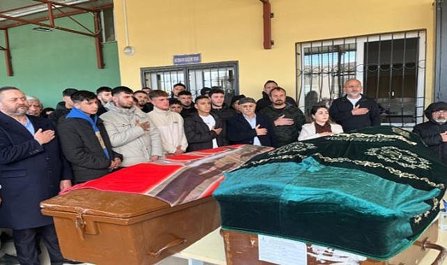 Çiğli'de çatıdan düşerek hayatını kaybeden baba oğula acı veda