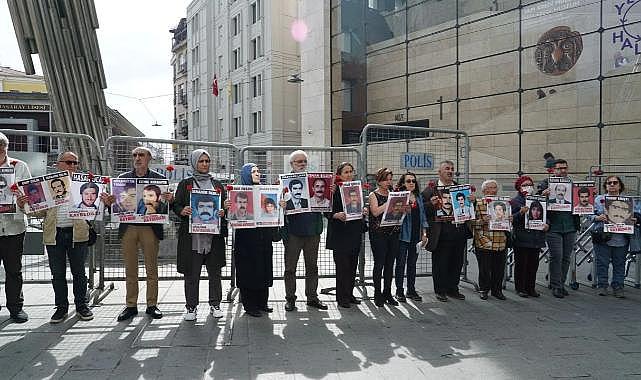 Cumartesi Anneleri, İçişleri Bakanı Ali Yerlikaya&#039;ya &#039;barikatları kaldır&#039; diye seslendi.