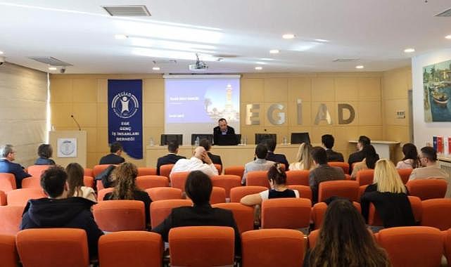 İzmir’in kent kimliği EGİAD'da masaya yatırıldı