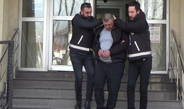 Okul müdürünün boğazını kesen bipolar hastası adliyeye sevk edidi