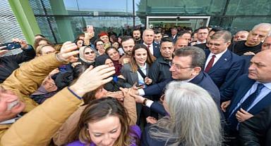 Uçağı sis nedeniyle inemeyince İmamoğlu İzmir'deki seçim çalışmasına gecikmeli başladı