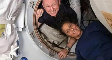 Uzayda mahsur kalan iki astronotun 9 aylık dünya hasreti son buldu