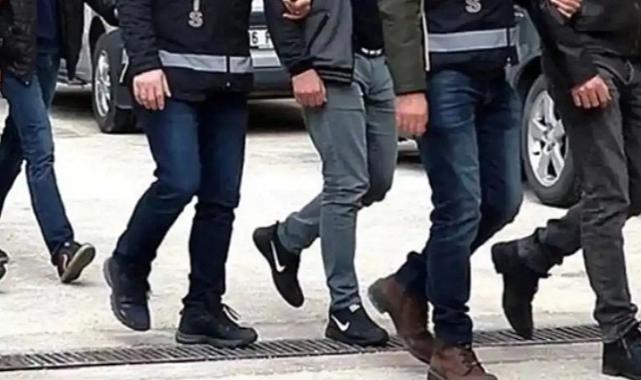 İzmir merkezli 5 ilde FETÖ'ye operasyon: 10 kişiye gözaltı