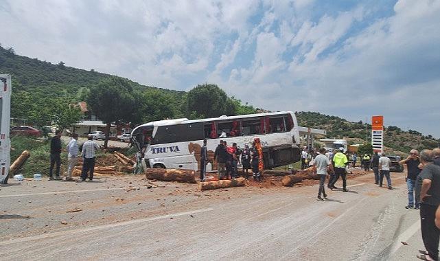 Çanakkale'de yolcu otobüsünün de olduğu zincirleme kaza: 6 can kaybı
