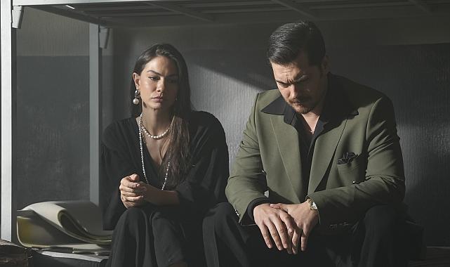 “EŞREF RÜYA” SETİNDEN YOUTUBE’A ÖZEL   15 DAKİKALIK KAMERA ARKASI VİDEOSU!   ÇAĞATAY ULUSOY VE DEMET ÖZDEMİR’Lİ SETTEN KEYİFLİ   GÖRÜNTÜLER YAYINLANDI