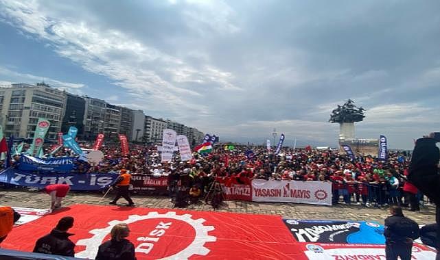 İzmir’de 1 Mayıs coşkusu: Emekçiler alanları doldurdu